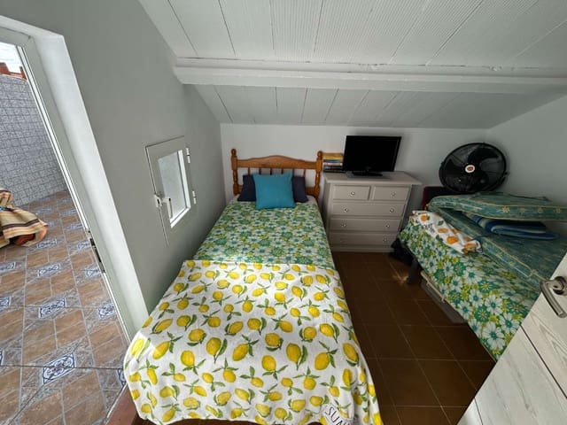 4 chambre Villa/Maison Mitoyenne à vendre à Orihuela avec piscine - 299 999 € (Ref: 9585483)