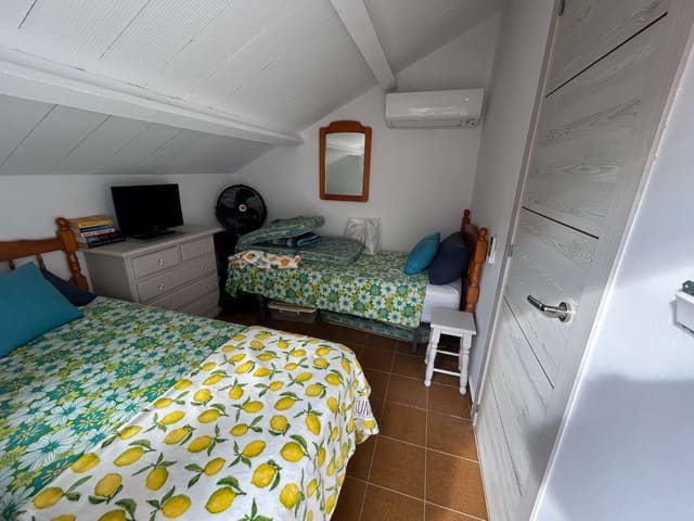 4 chambre Villa/Maison Mitoyenne à vendre à Orihuela avec piscine - 299 999 € (Ref: 9585483)