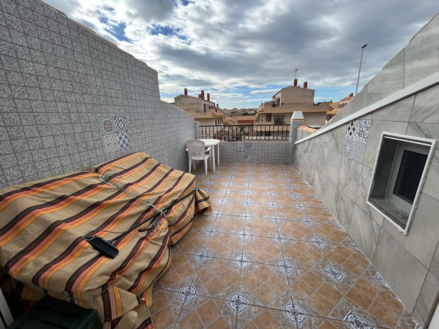 4 chambre Villa/Maison Mitoyenne à vendre à Orihuela avec piscine - 299 999 € (Ref: 9585483)