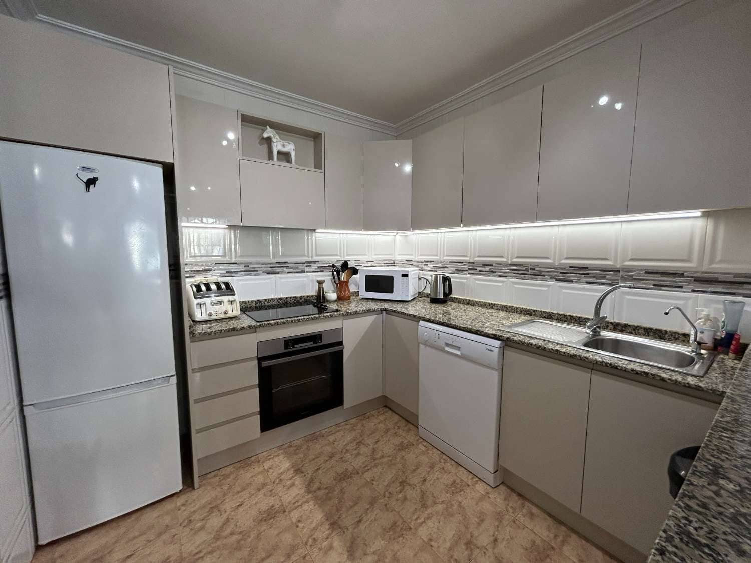 3 quarto Moradia em Banda para venda em Orihuela com piscina - 265 000 € (Ref: 9594711)