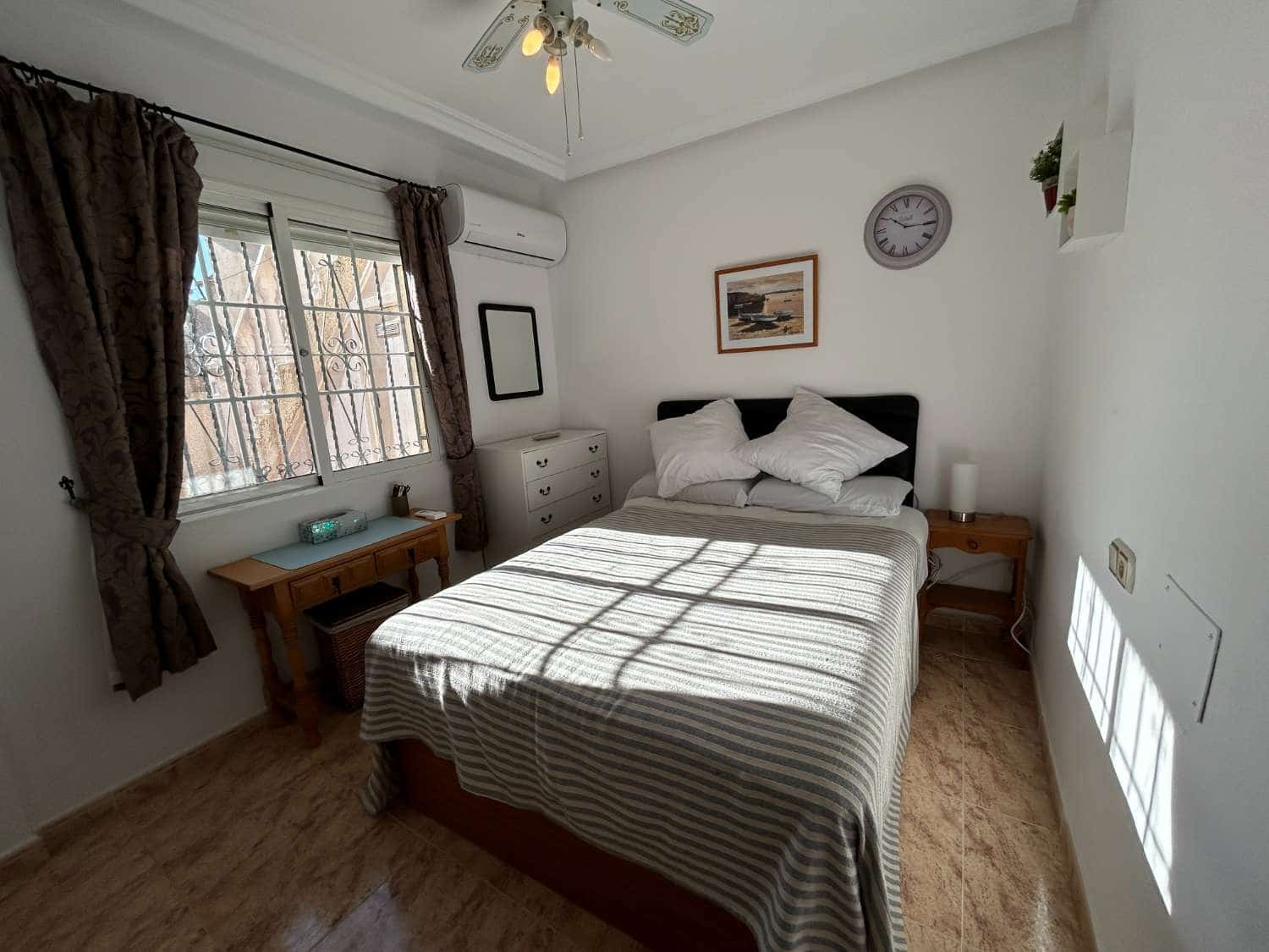 3 quarto Moradia em Banda para venda em Orihuela com piscina - 265 000 € (Ref: 9594711)