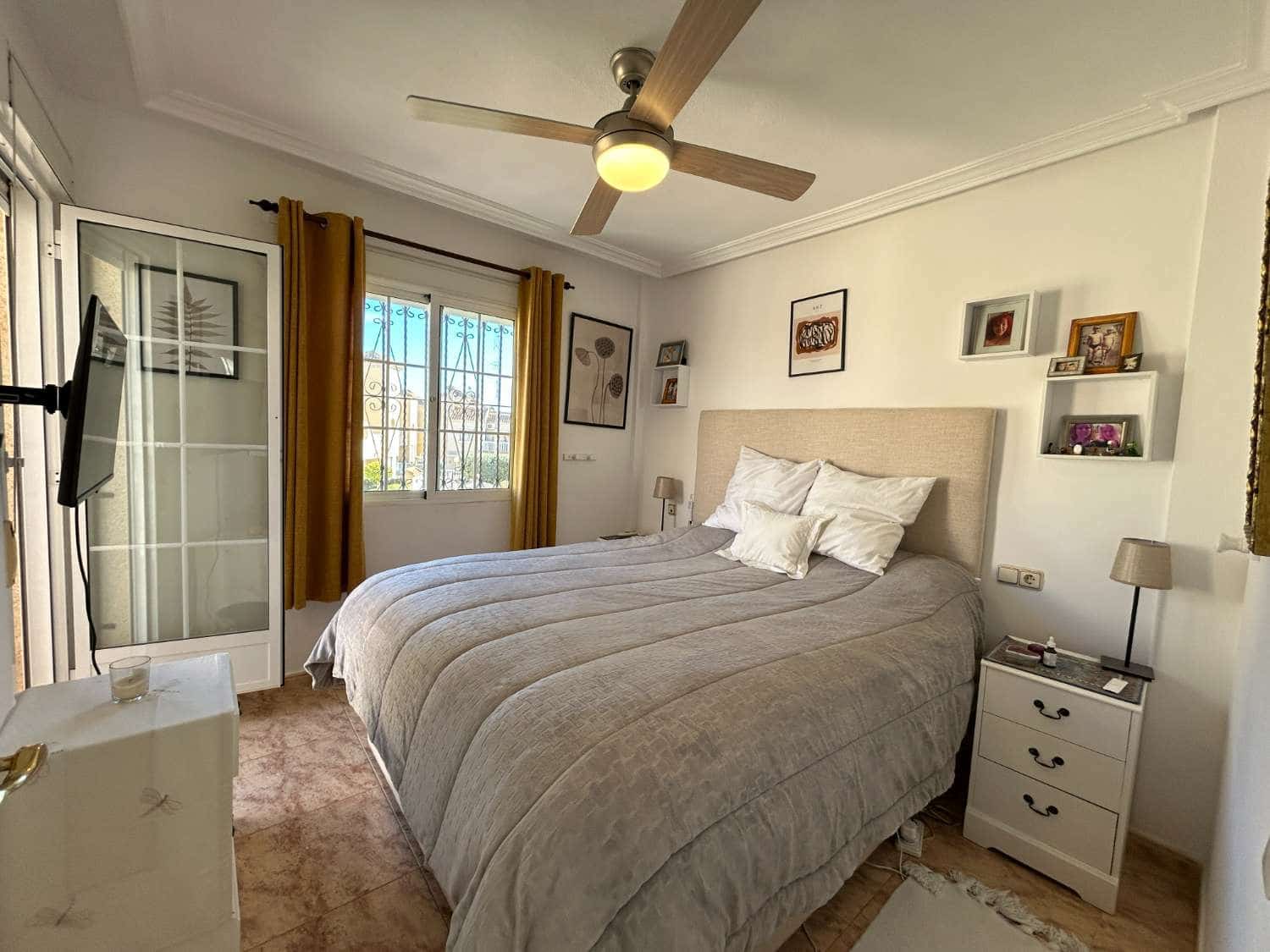 3 quarto Moradia em Banda para venda em Orihuela com piscina - 265 000 € (Ref: 9594711)