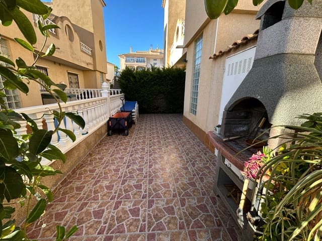 3 quarto Moradia em Banda para venda em Orihuela com piscina - 265 000 € (Ref: 9594711)