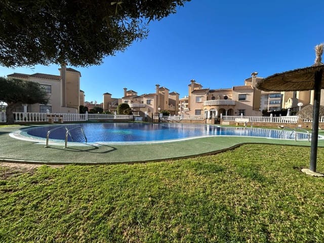 3 quarto Moradia em Banda para venda em Orihuela com piscina - 265 000 € (Ref: 9594711)