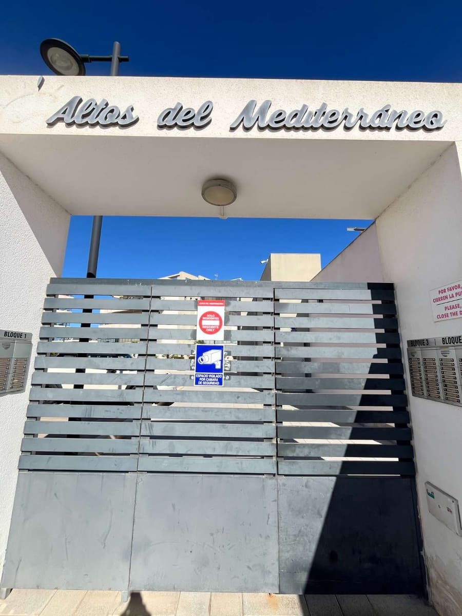 2 sovrum Lägenhet till salu i Orihuela med pool - 239 999 € (Ref: 9598907)