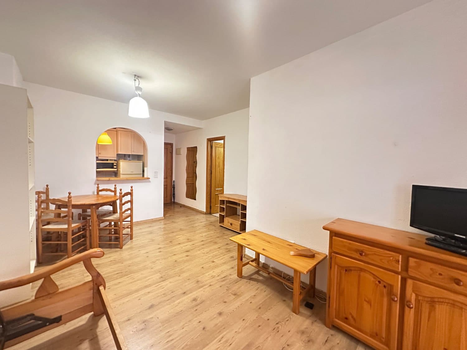 1 soveværelse Strandlejlighed til salg i Torrevieja med swimmingpool - € 119.000 (Ref: 9614773)