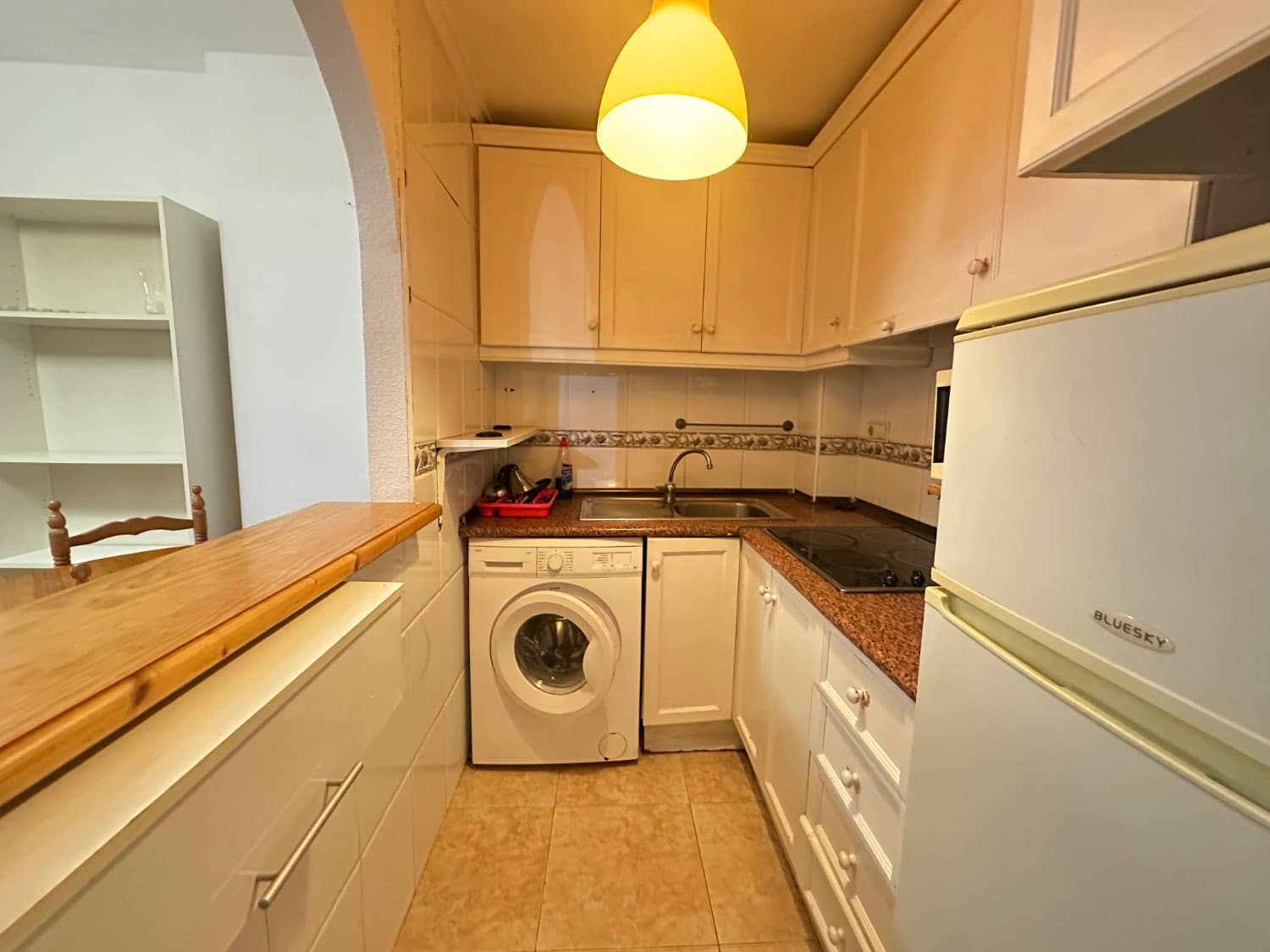 1 soveværelse Strandlejlighed til salg i Torrevieja med swimmingpool - € 119.000 (Ref: 9614773)