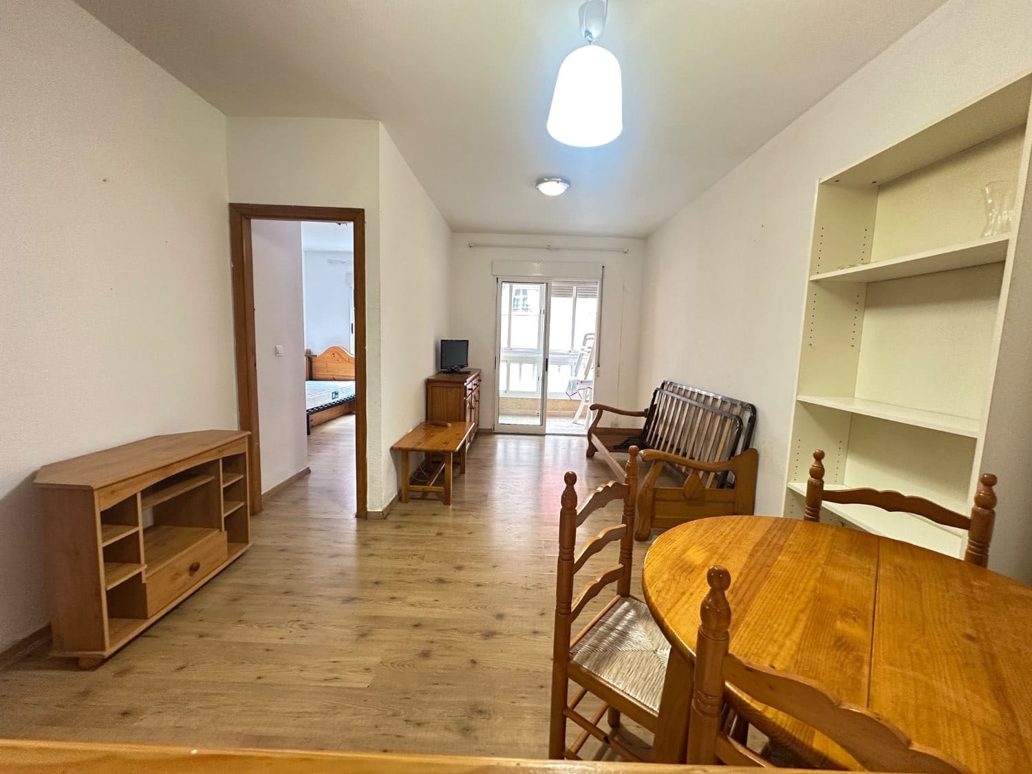 1 soveværelse Strandlejlighed til salg i Torrevieja med swimmingpool - € 119.000 (Ref: 9614773)