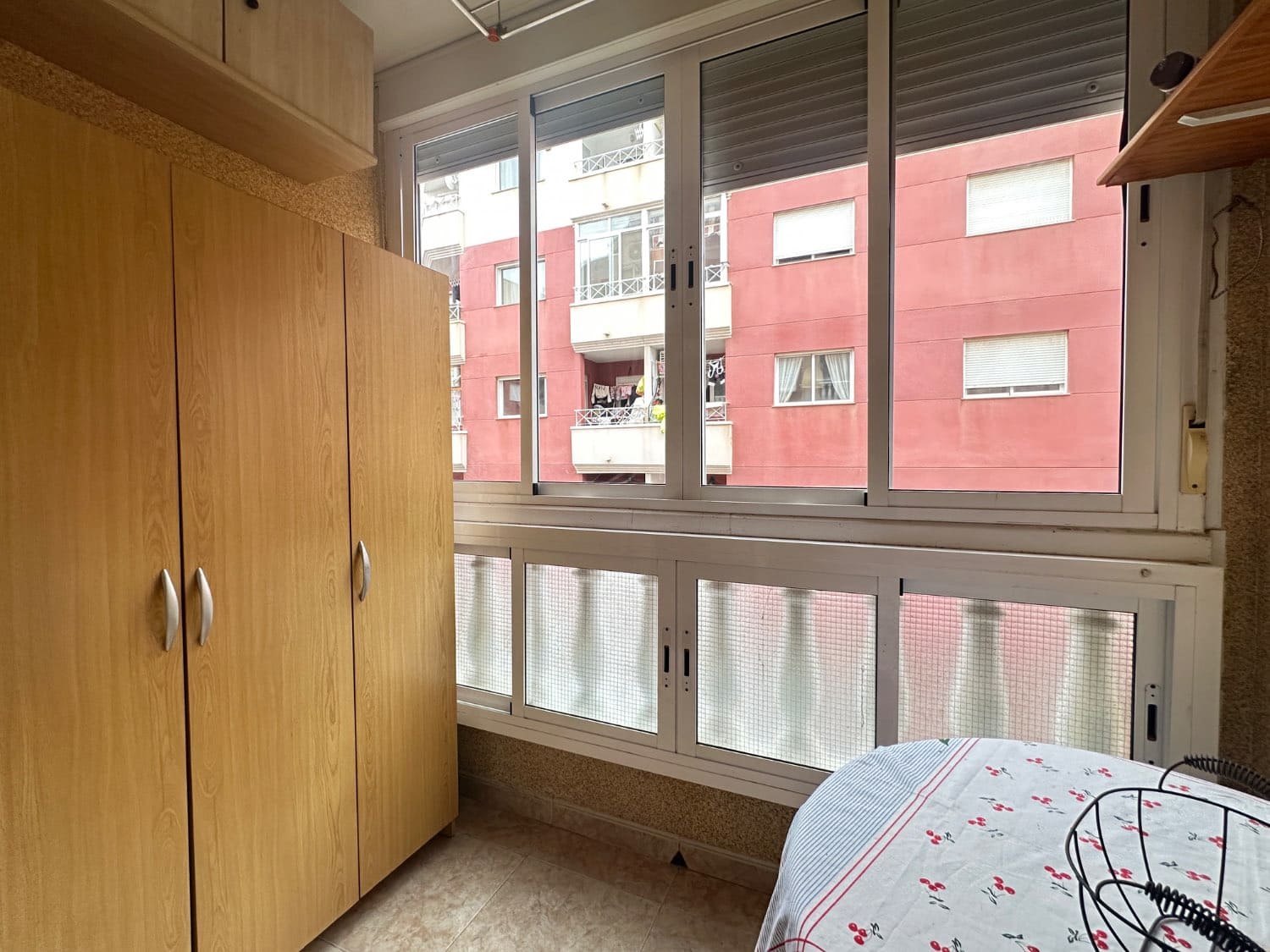 1 soveværelse Strandlejlighed til salg i Torrevieja med swimmingpool - € 119.000 (Ref: 9614773)