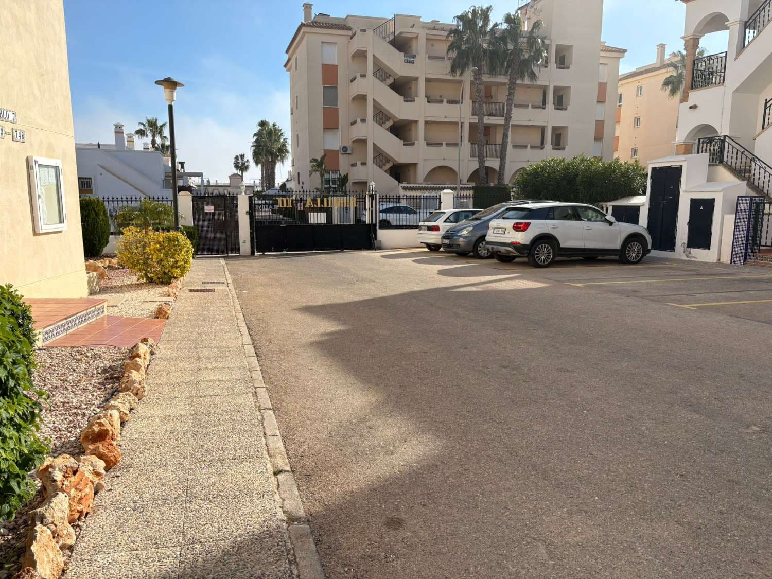 2 slaapkamer Penthouse te koop in Orihuela met zwembad - € 185.000 (Ref: 9625353)