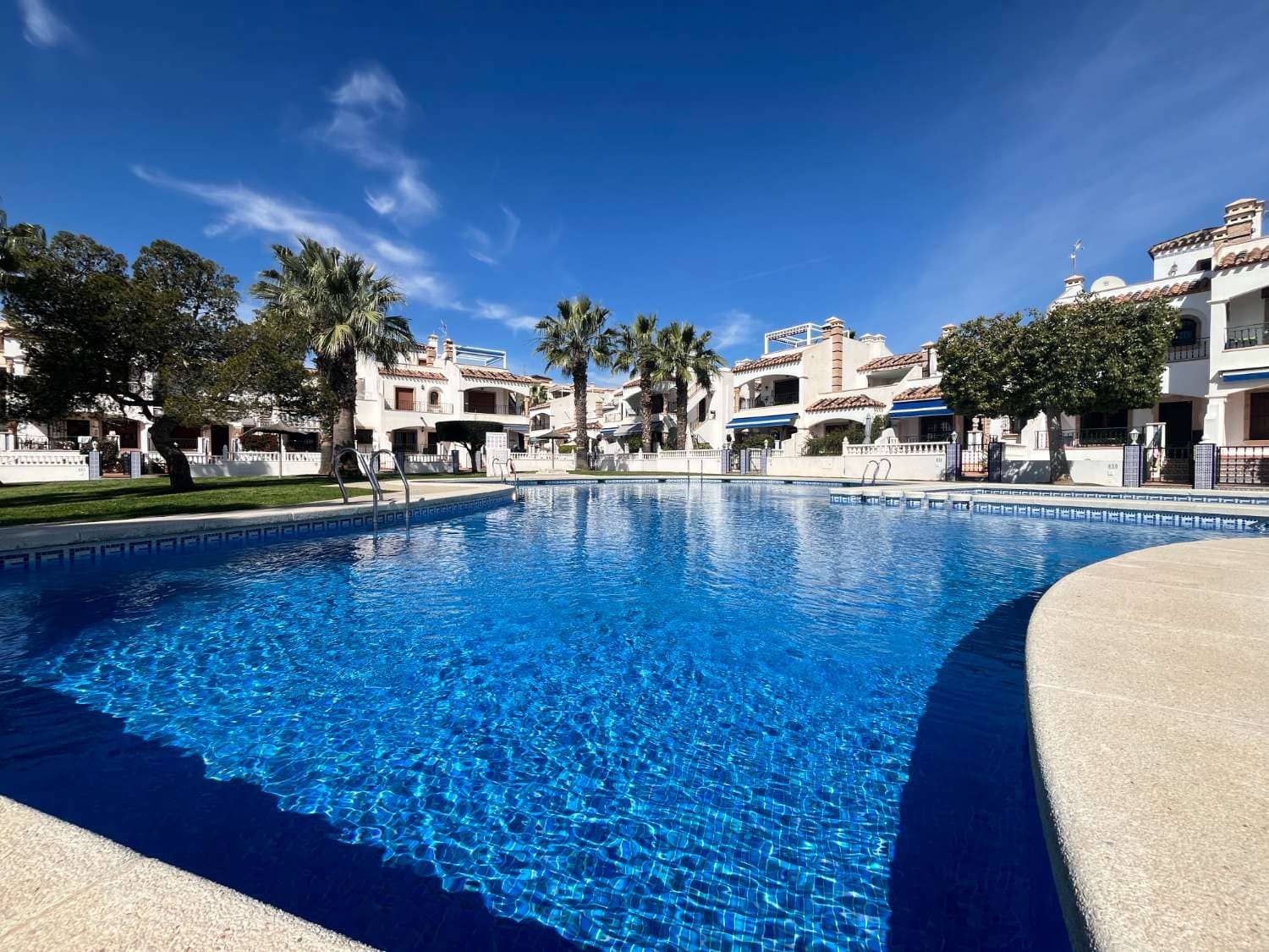 Ático de 2 habitaciones en Orihuela en venta con piscina - 176.000 € (Ref: 9625353)