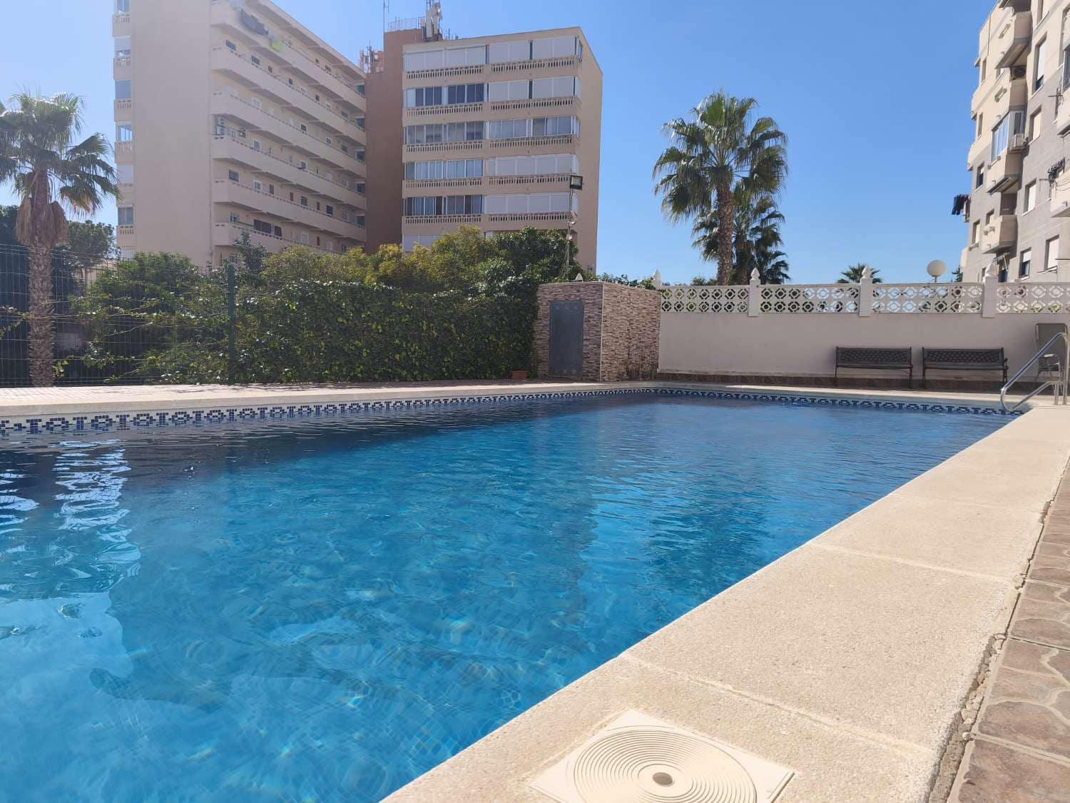 2 bedroom Beach Apartment for sale in Torrevieja with pool - € 199,000 (Ref: 9629674)