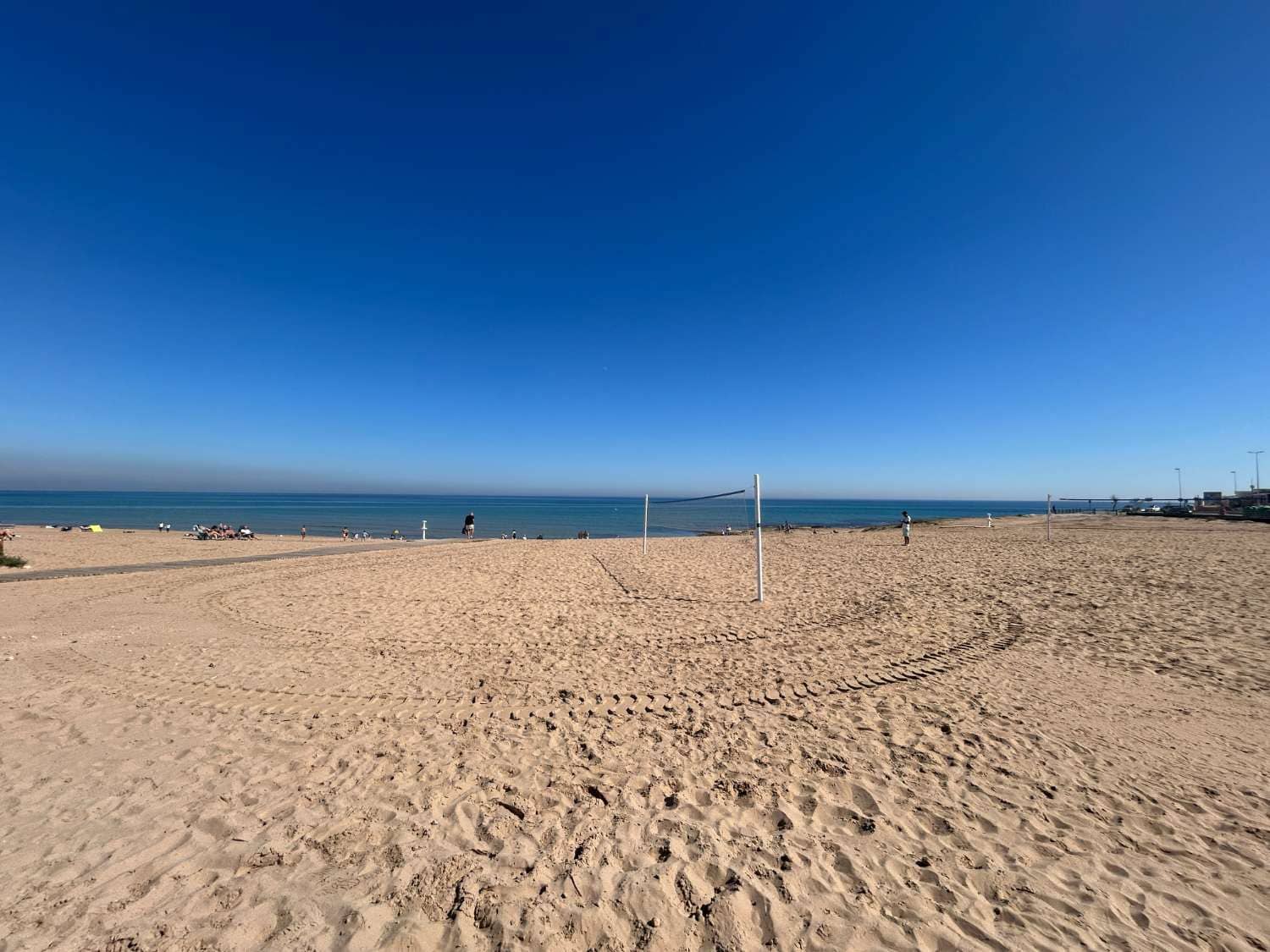 2 bedroom Beach Apartment for sale in Torrevieja with pool - € 199,000 (Ref: 9629674)