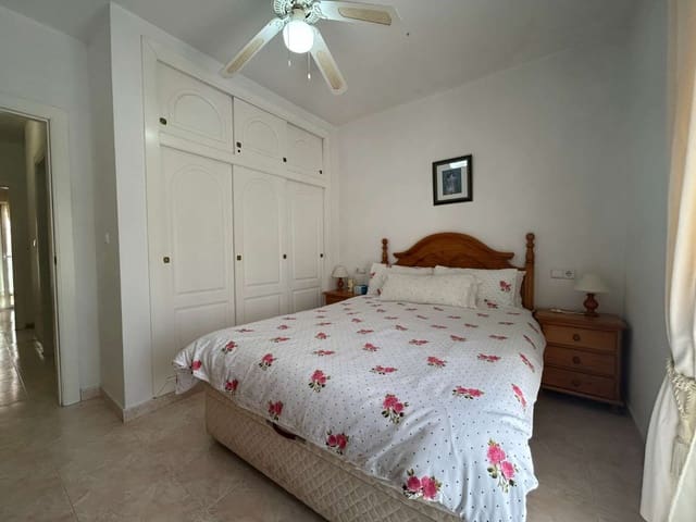 Piso de 3 habitaciones en Orihuela en venta con piscina - 150.000 € (Ref: 9665970)