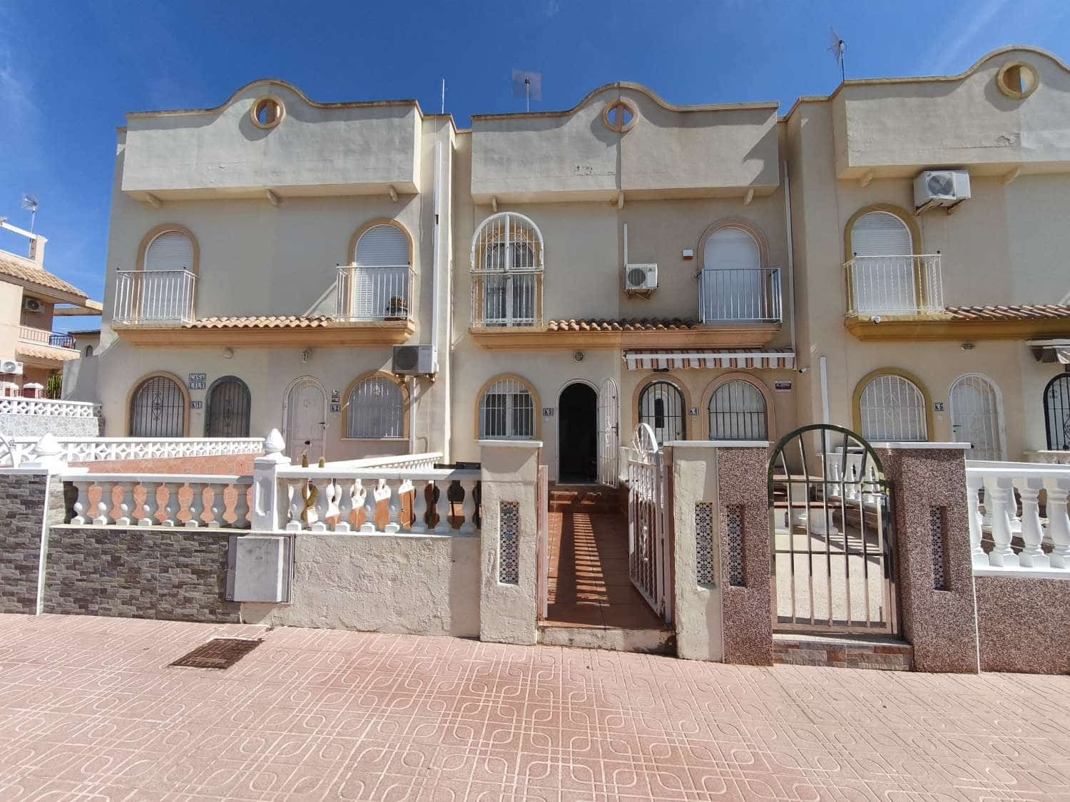 Piso de 3 habitaciones en Orihuela en venta con piscina - 150.000 € (Ref: 9665970)