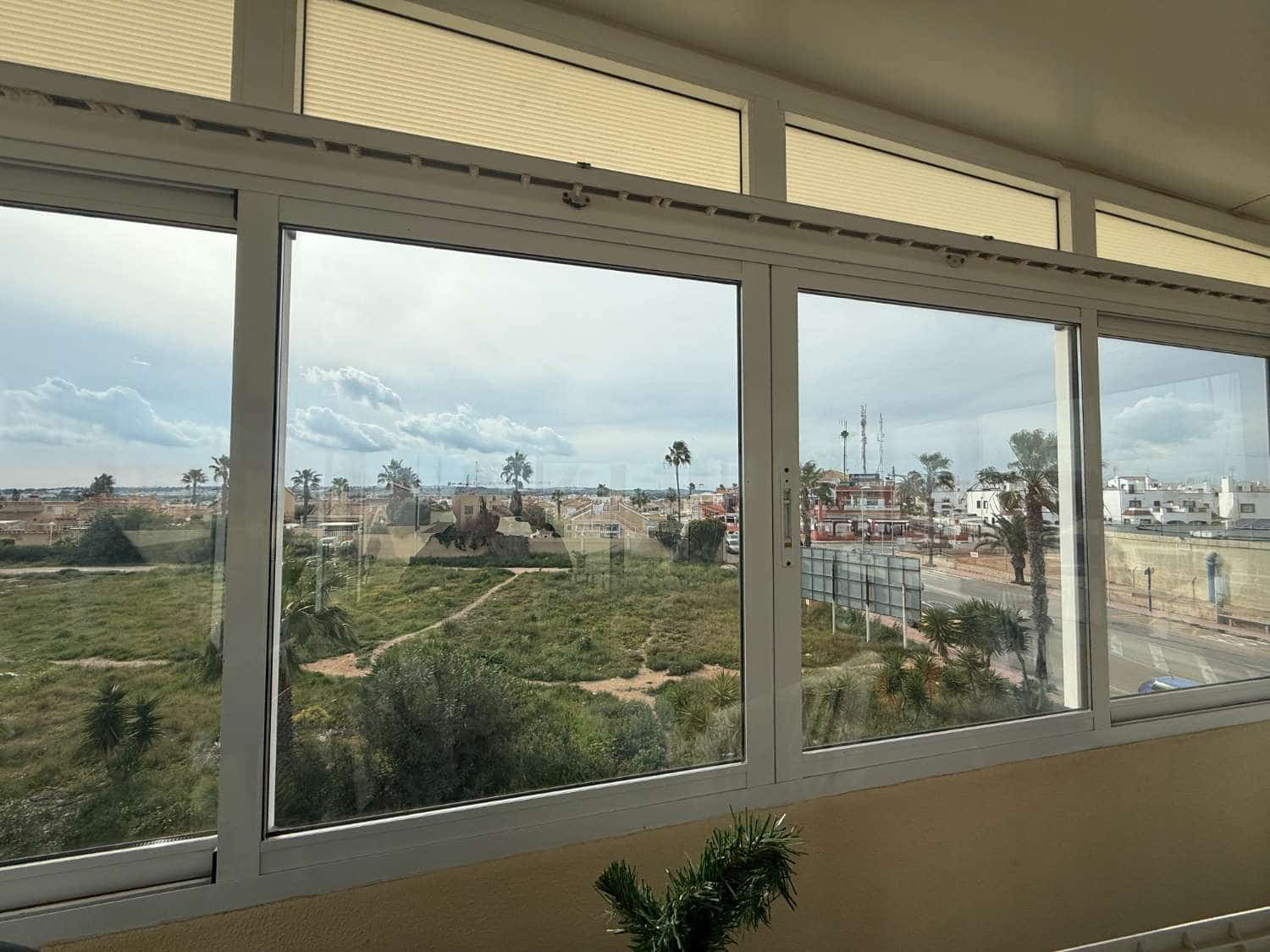 2 bedroom Beach Apartment for sale in Orihuela - € 139,000 (Ref: 9665971)