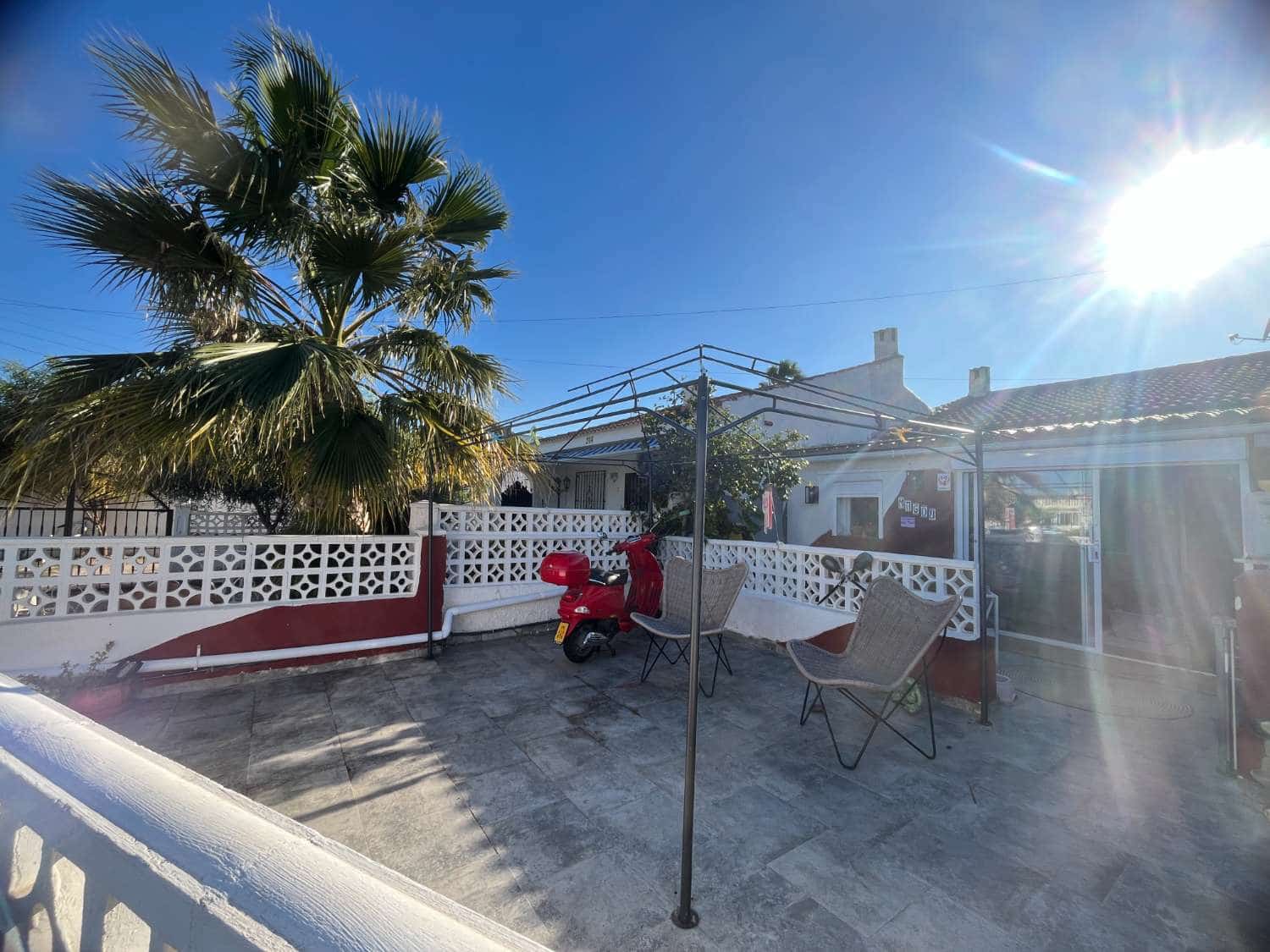 Bungalow myytävänä paikassa Torrevieja - 135 000 € (Ref: 9686097)