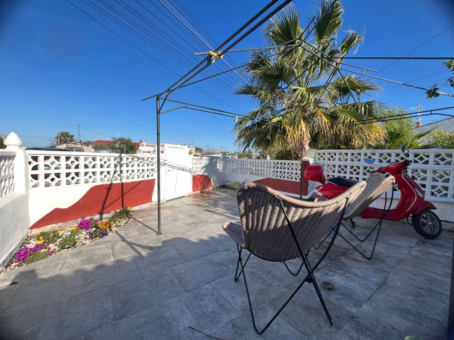 Bungalow myytävänä paikassa Torrevieja - 135 000 € (Ref: 9686097)