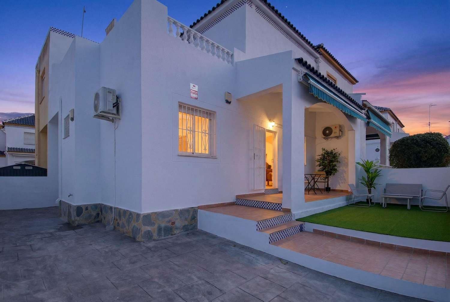 3 bedroom Bungalow for sale in Torrevieja with pool garage - € 269,000 (Ref: 9731693)