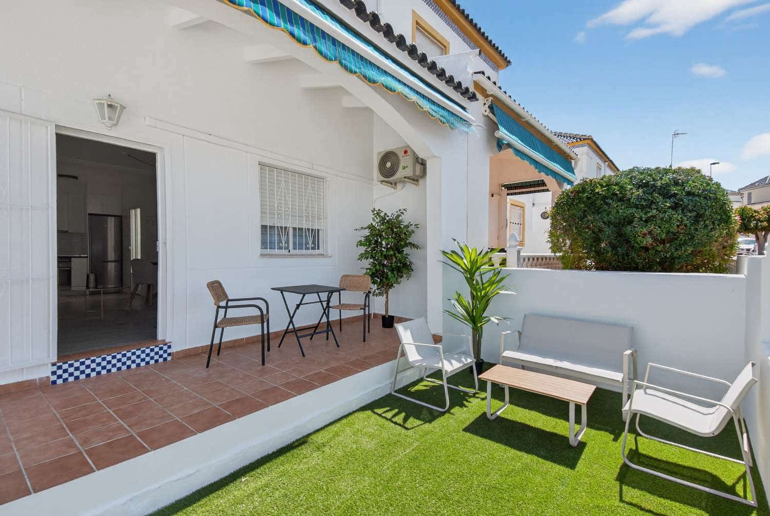 3 bedroom Bungalow for sale in Torrevieja with pool garage - € 269,000 (Ref: 9731693)