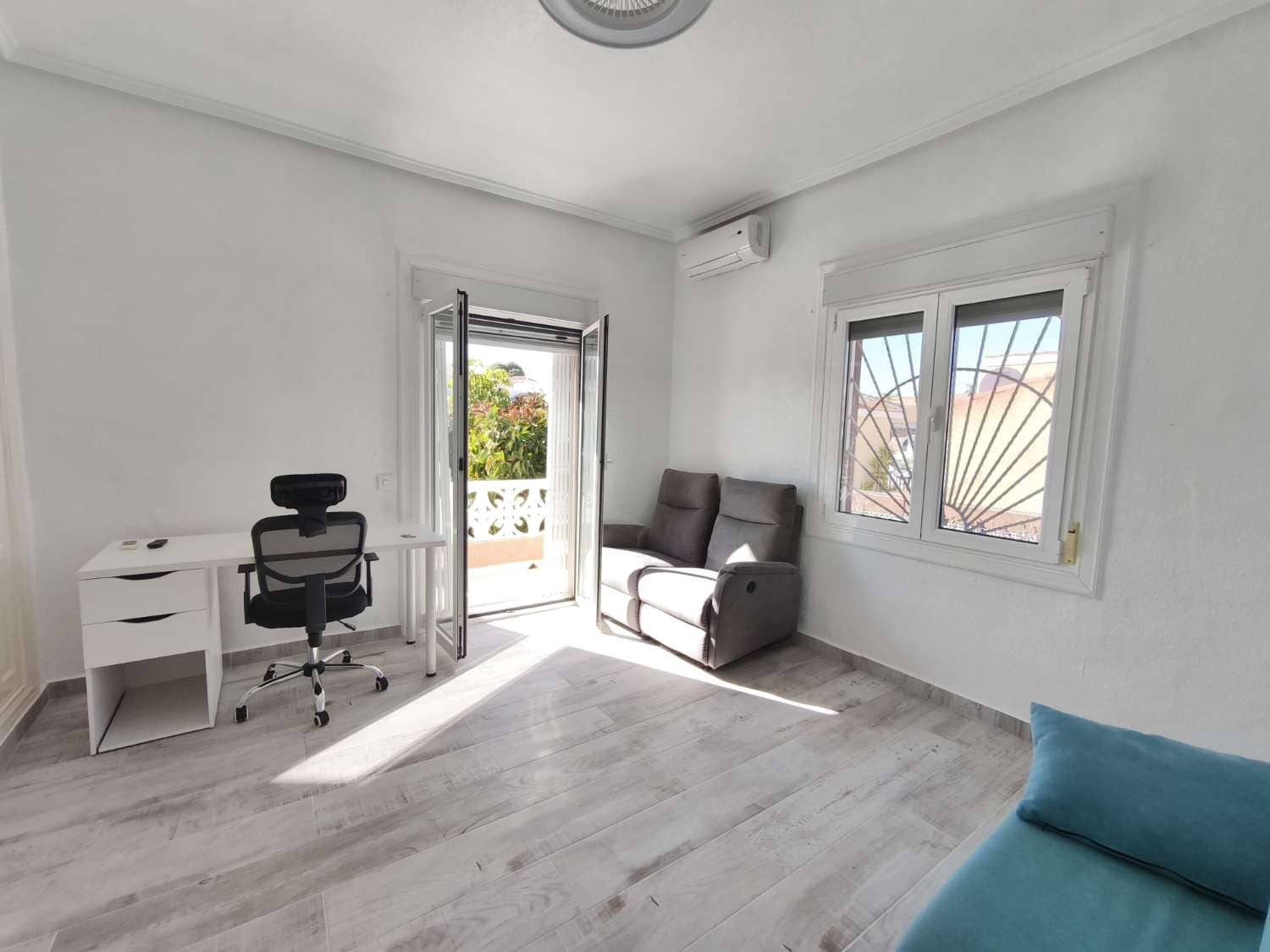 3 soveværelse Villa til salg i Ciudad Quesada med swimmingpool garage - € 425.000 (Ref: 9751635)