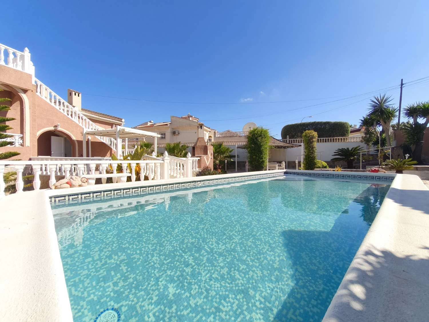 3 soveværelse Villa til salg i Ciudad Quesada med swimmingpool garage - € 425.000 (Ref: 9751635)