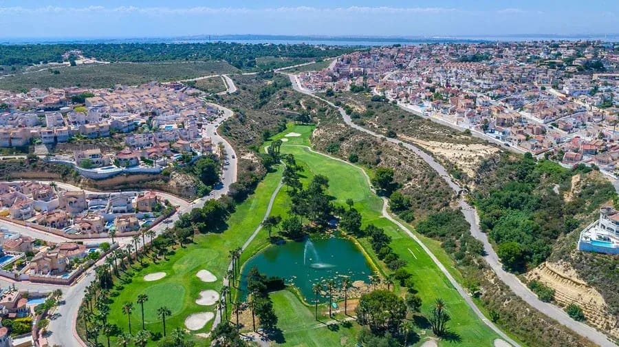 3 soveværelse Villa til salg i Ciudad Quesada med swimmingpool garage - € 425.000 (Ref: 9751635)