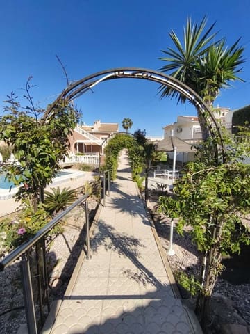 3 soveværelse Villa til salg i Ciudad Quesada, Rojales med swimmingpool garage - € 425.000 (Ref: 9751635)