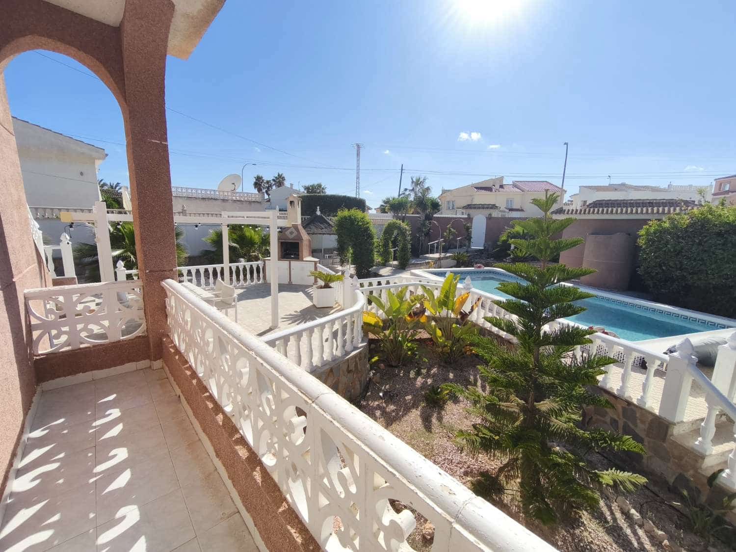 3 soveværelse Villa til salg i Ciudad Quesada med swimmingpool garage - € 425.000 (Ref: 9751635)