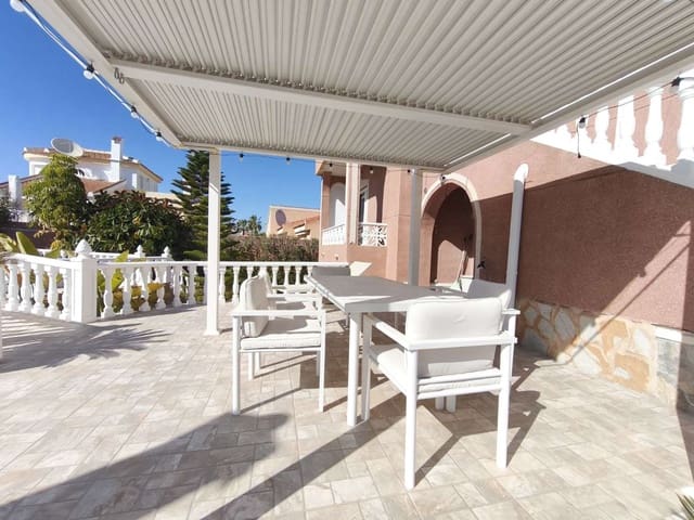 3 soveværelse Villa til salg i Ciudad Quesada, Rojales med swimmingpool garage - € 425.000 (Ref: 9751635)