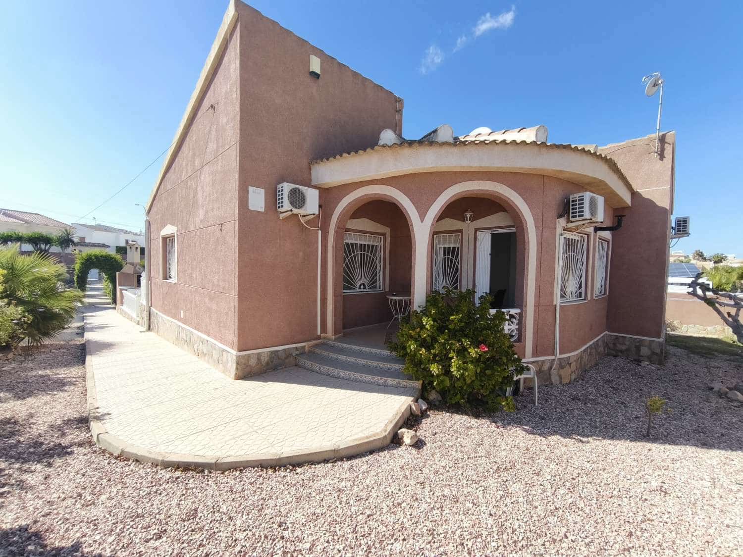 3 soveværelse Villa til salg i Ciudad Quesada med swimmingpool garage - € 425.000 (Ref: 9751635)