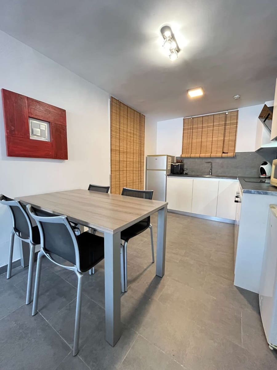 3 bedroom Villa for sale in Torrevieja with pool - € 585,000 (Ref: 9751636)