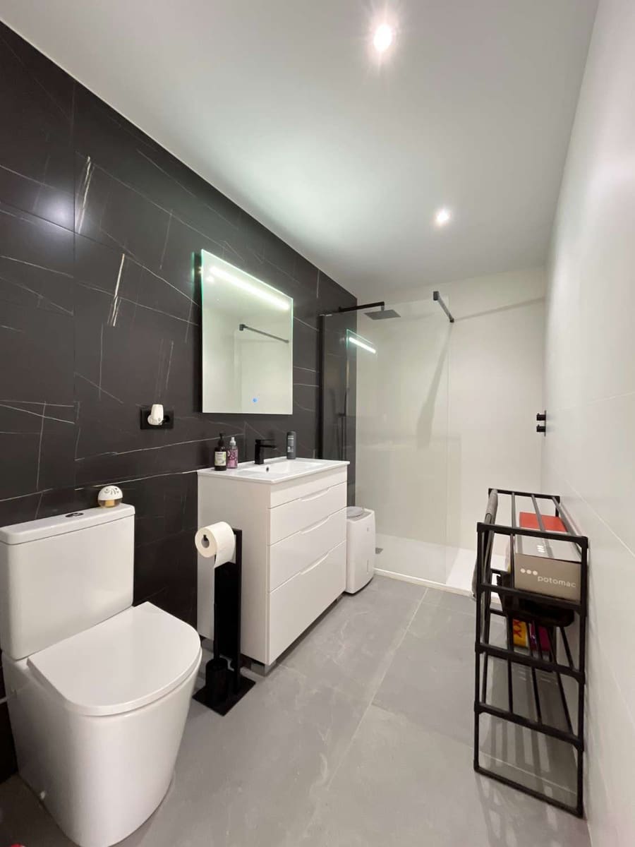 3 bedroom Villa for sale in Torrevieja with pool - € 585,000 (Ref: 9751636)