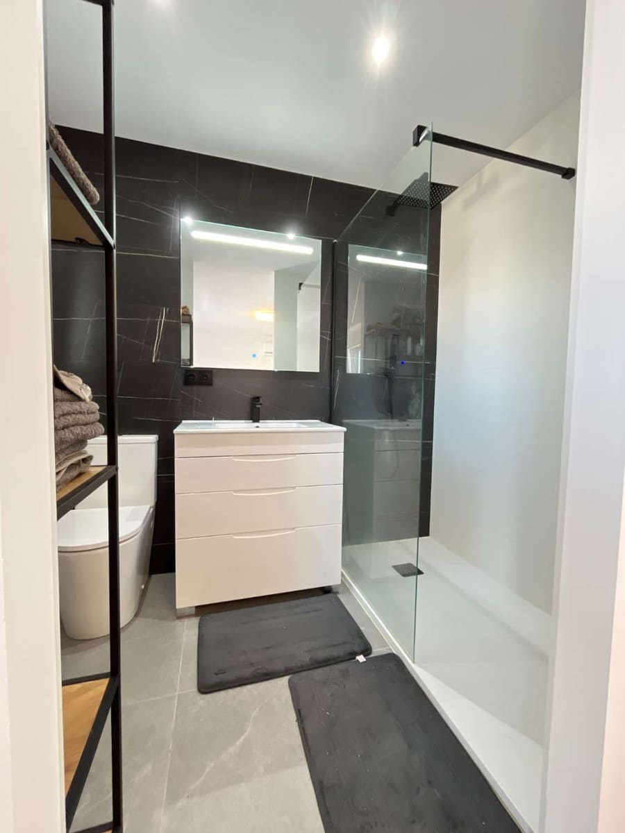 3 bedroom Villa for sale in Torrevieja with pool - € 585,000 (Ref: 9751636)