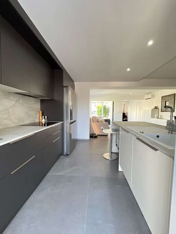 3 camera da letto Villa in vendita in Torrevieja con piscina - 585.000 € (Rif: 9751636)