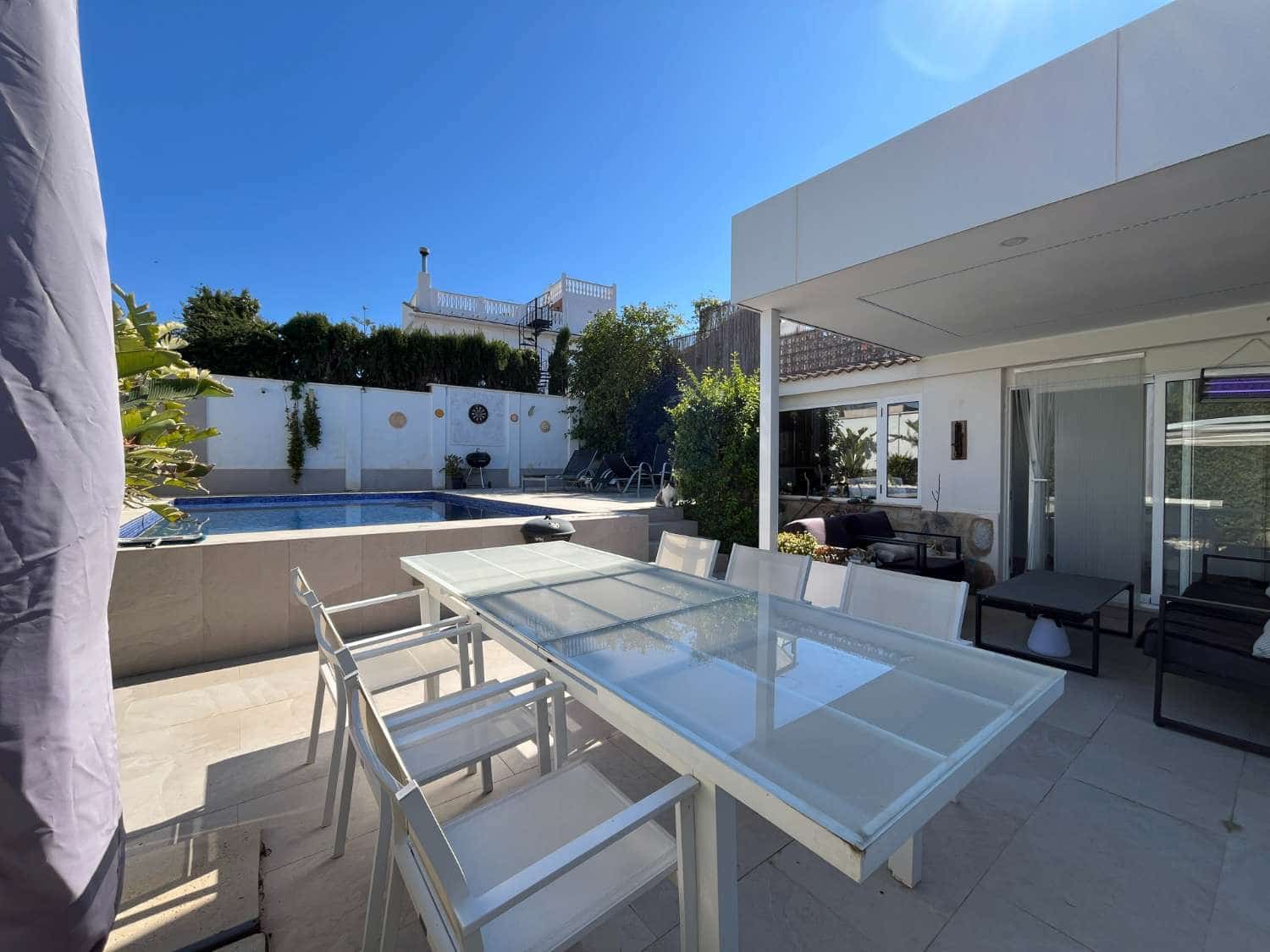 3 bedroom Villa for sale in Torrevieja with pool - € 585,000 (Ref: 9751636)