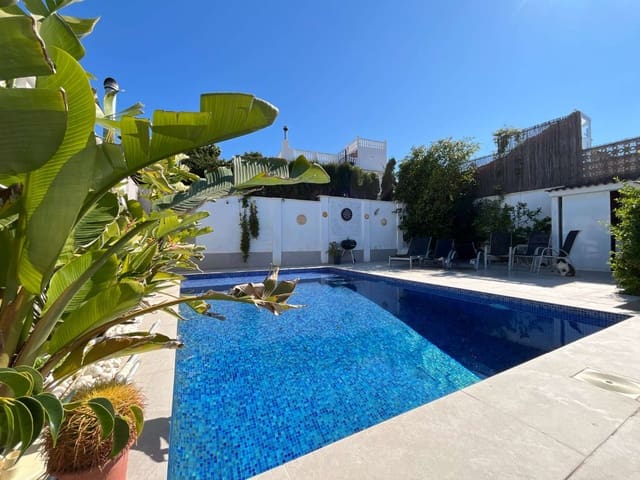 3 camera da letto Villa in vendita in Torrevieja con piscina - 585.000 € (Rif: 9751636)