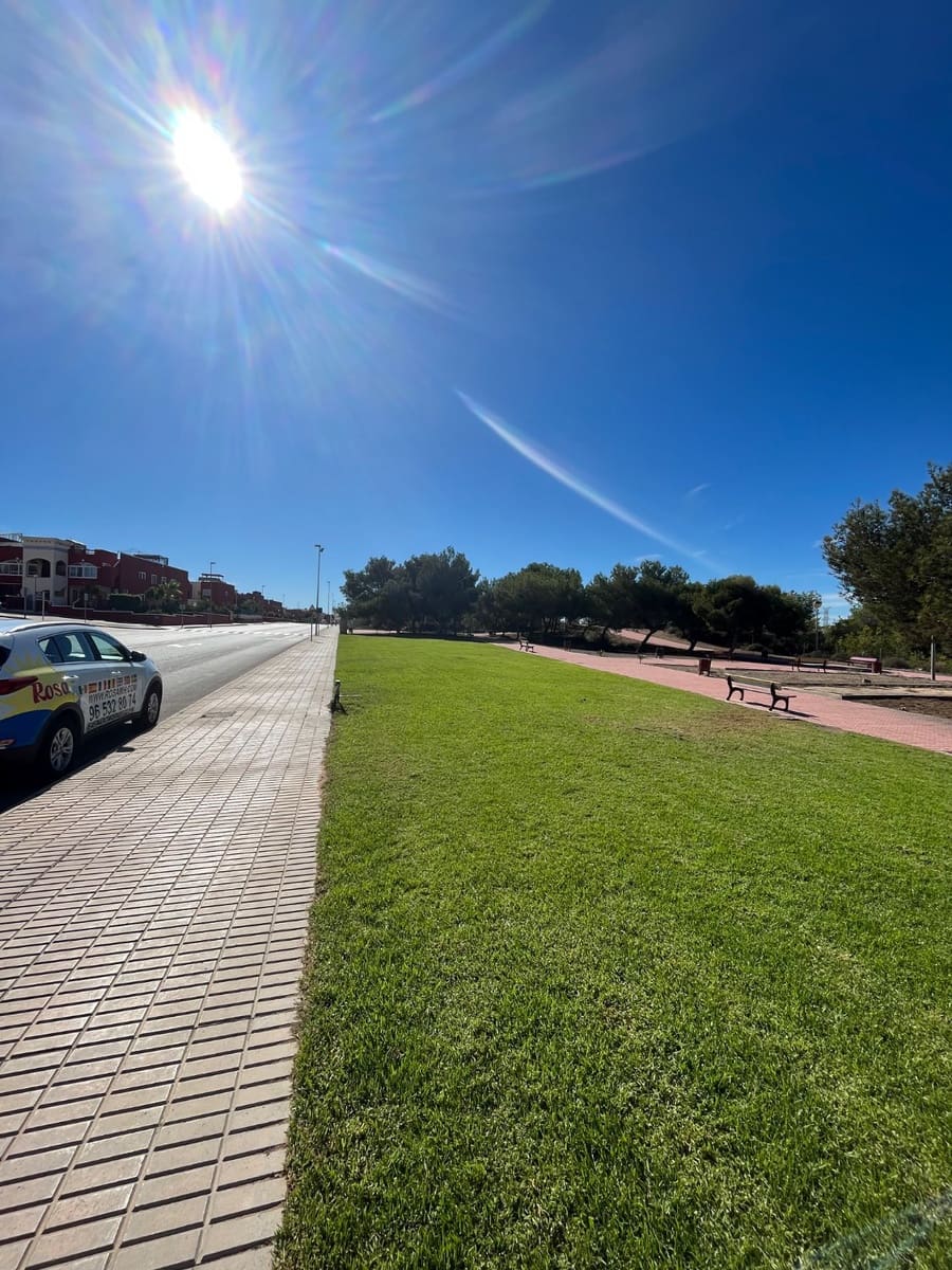 2 bedroom Beach Apartment for sale in Orihuela with pool - € 159,000 (Ref: 9751637)