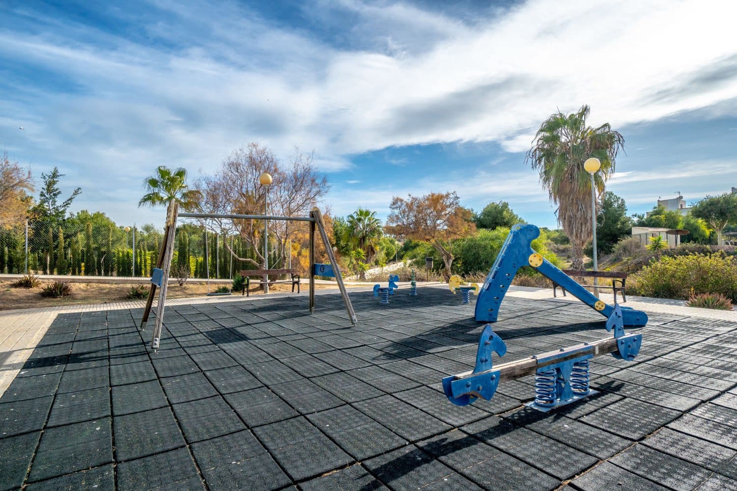 2 bedroom Beach Apartment for sale in Orihuela with pool - € 159,000 (Ref: 9751637)