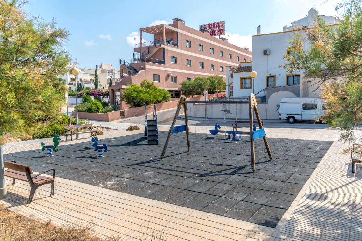 2 bedroom Beach Apartment for sale in Orihuela with pool - € 159,000 (Ref: 9751637)