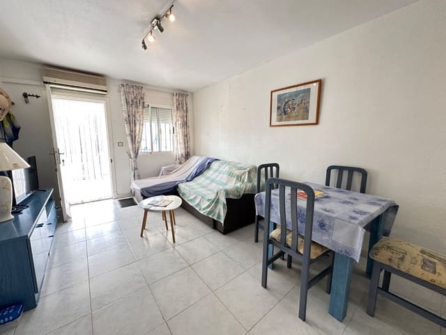 2 soveværelse Strandlejlighed til salg i Orihuela med swimmingpool - € 169.000 (Ref: 9751638)