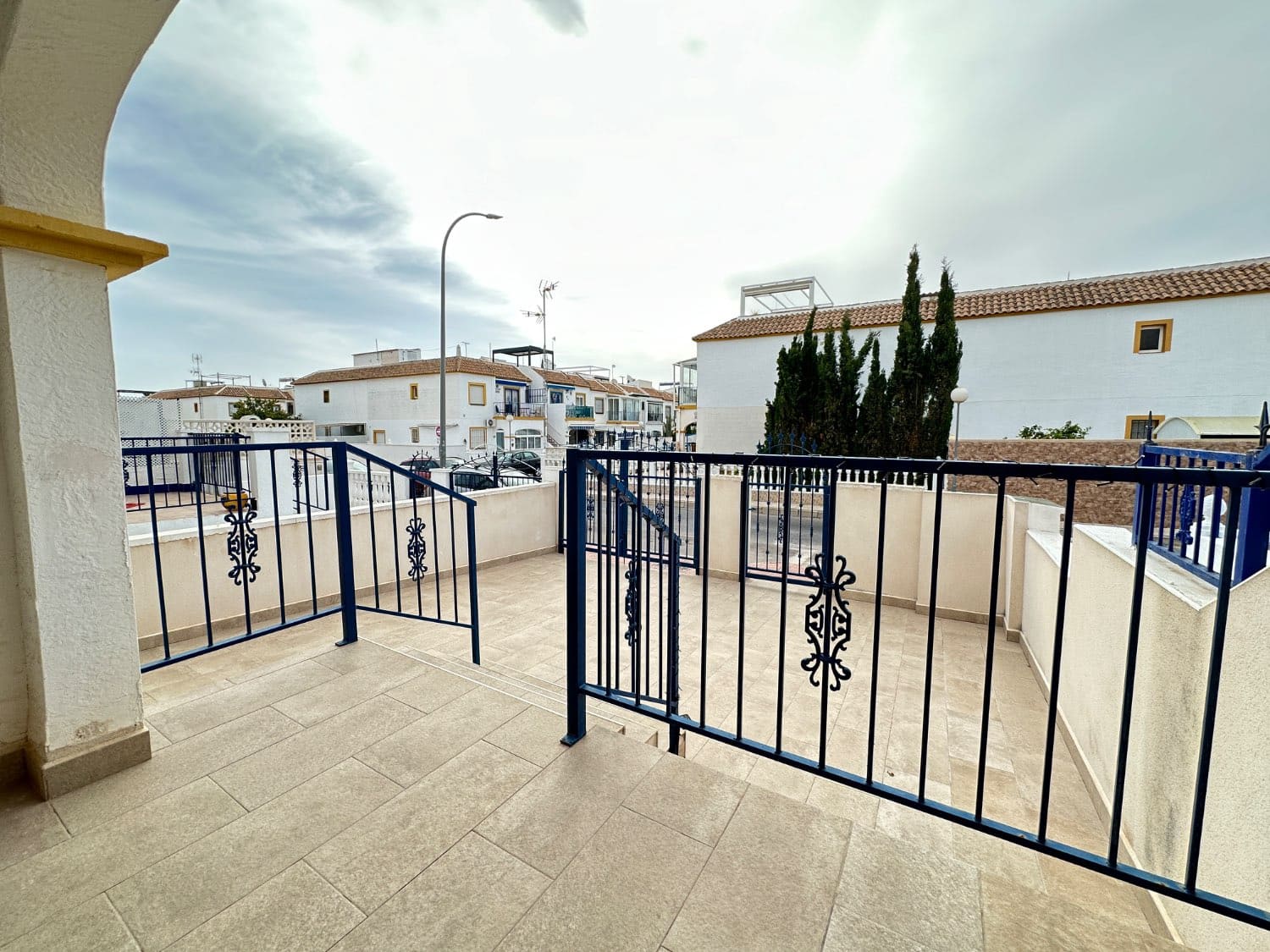 2 bedroom Beach Apartment for sale in Orihuela with pool - € 169,000 (Ref: 9751638)