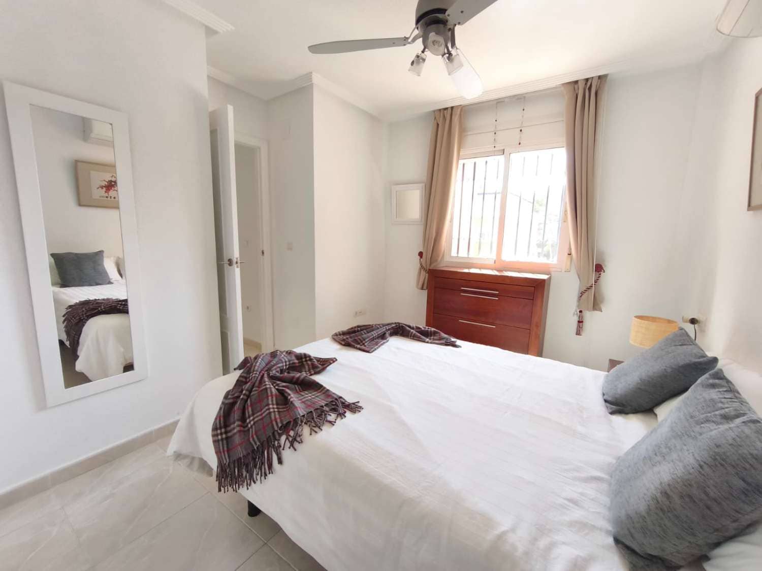 3 sypialnia Apartament przy plaży na sprzedaż w Orihuela z basenem - 199 000 € (Ref: 9755357)