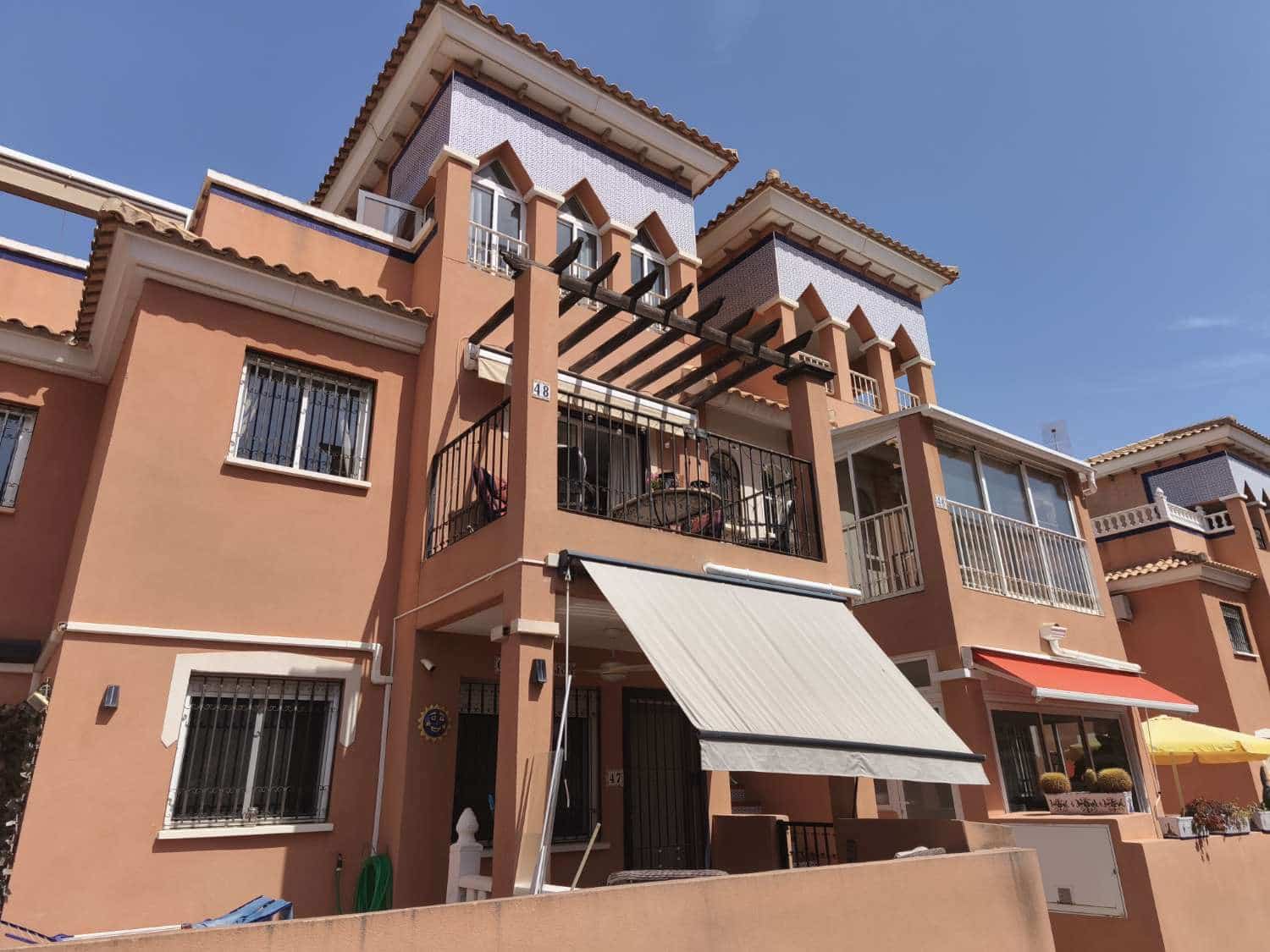 3 sypialnia Apartament przy plaży na sprzedaż w Orihuela z basenem - 199 000 € (Ref: 9755357)