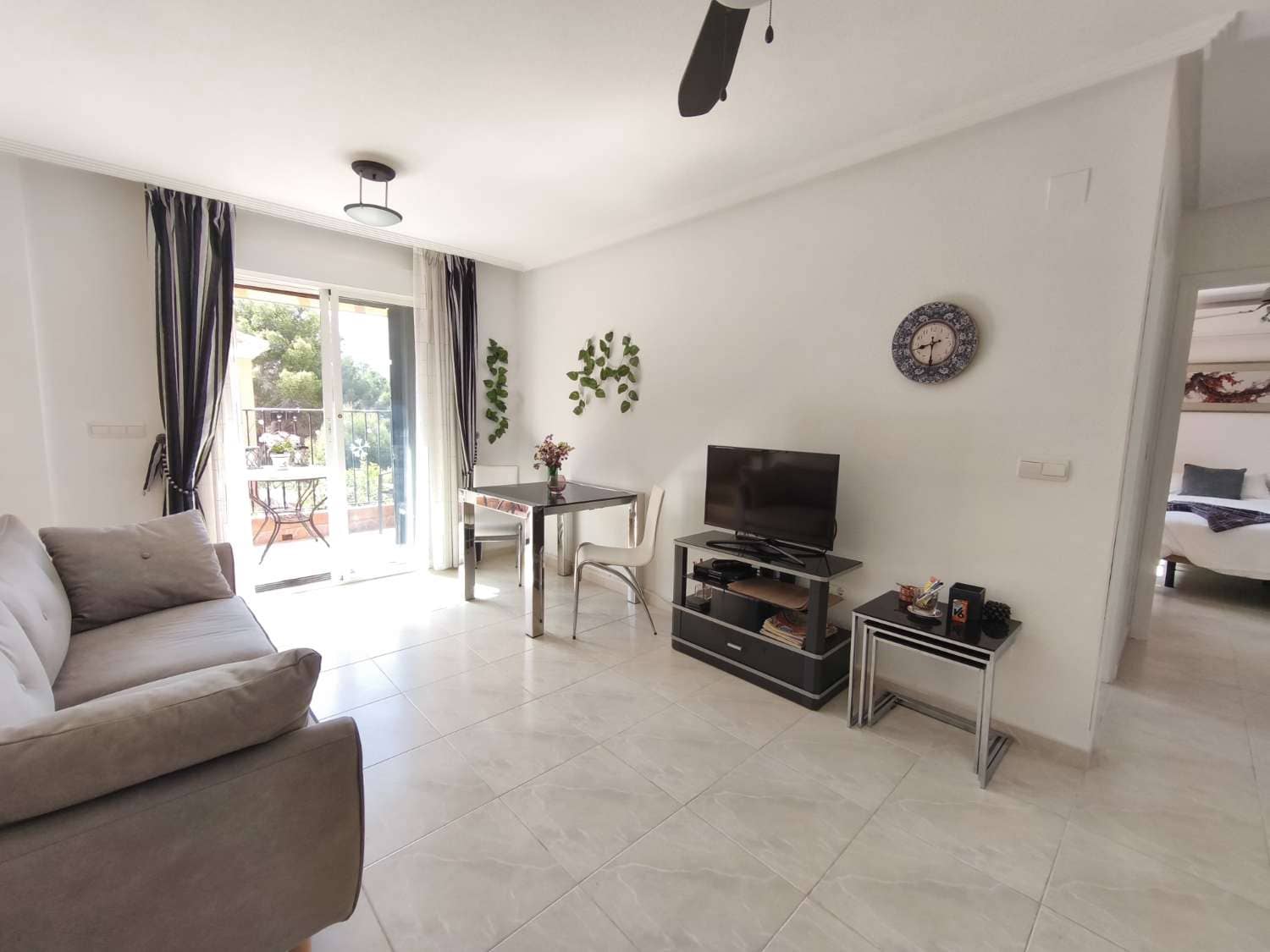 3 sypialnia Apartament przy plaży na sprzedaż w Orihuela z basenem - 199 000 € (Ref: 9755357)