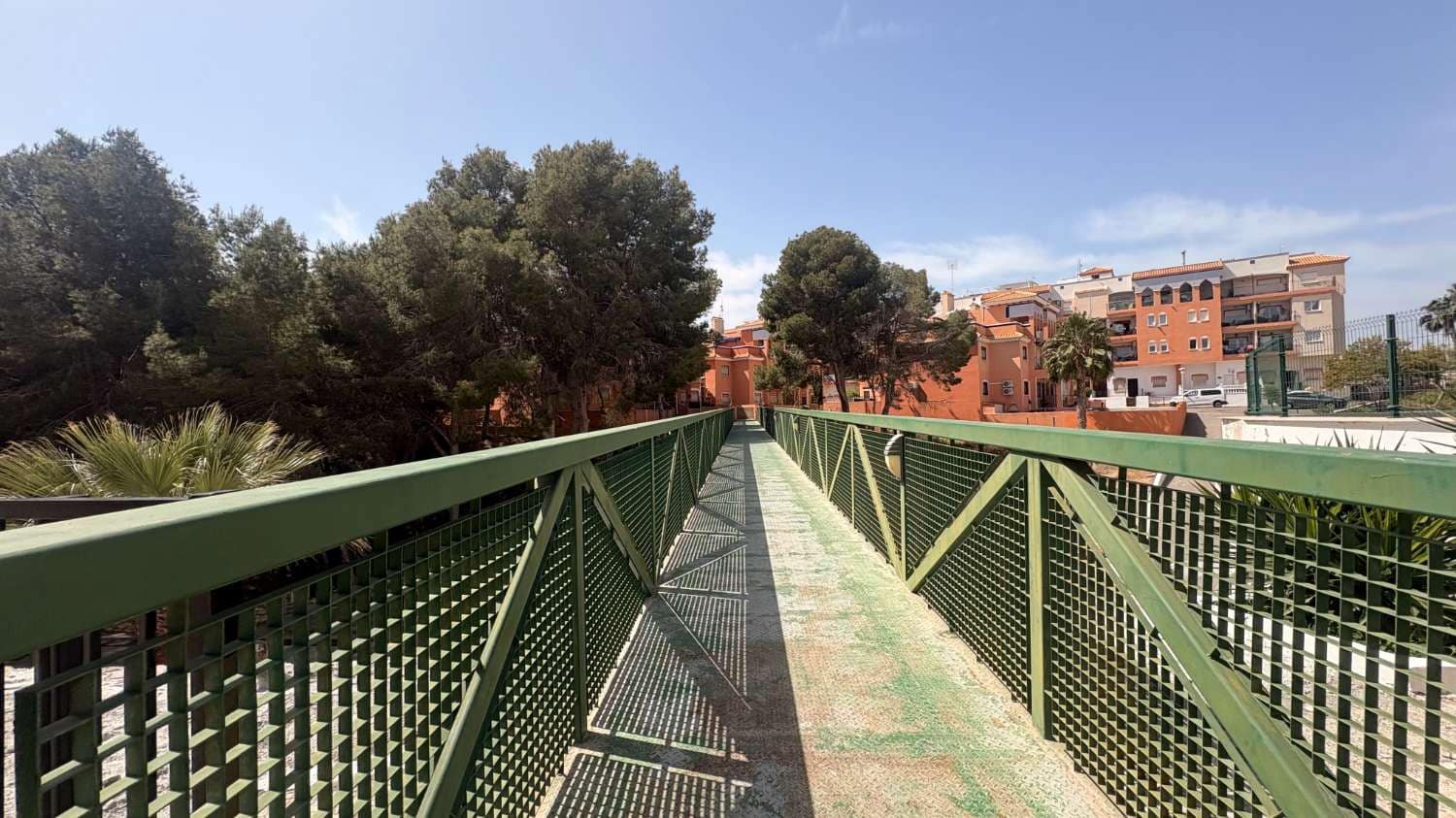 3 sypialnia Apartament przy plaży na sprzedaż w Orihuela z basenem - 199 000 € (Ref: 9755357)