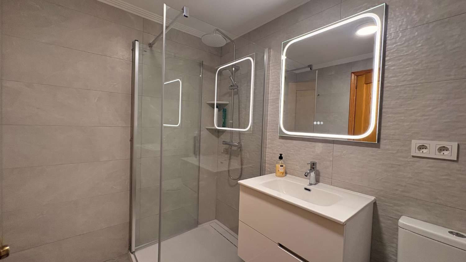 2 bedroom Beach Apartment for sale in Orihuela with pool - € 178,000 (Ref: 9758551)