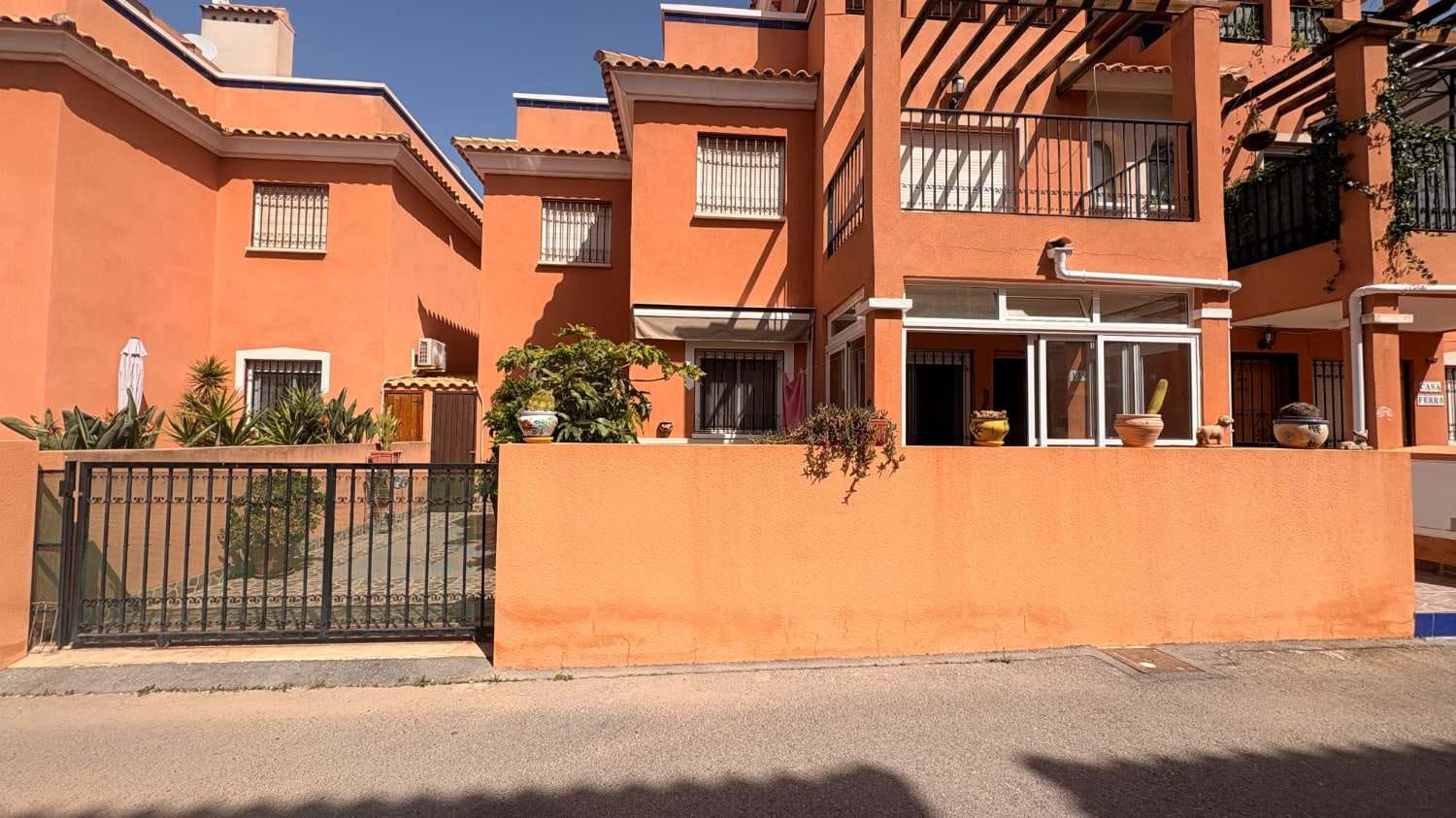 2 bedroom Beach Apartment for sale in Orihuela with pool - € 178,000 (Ref: 9758551)