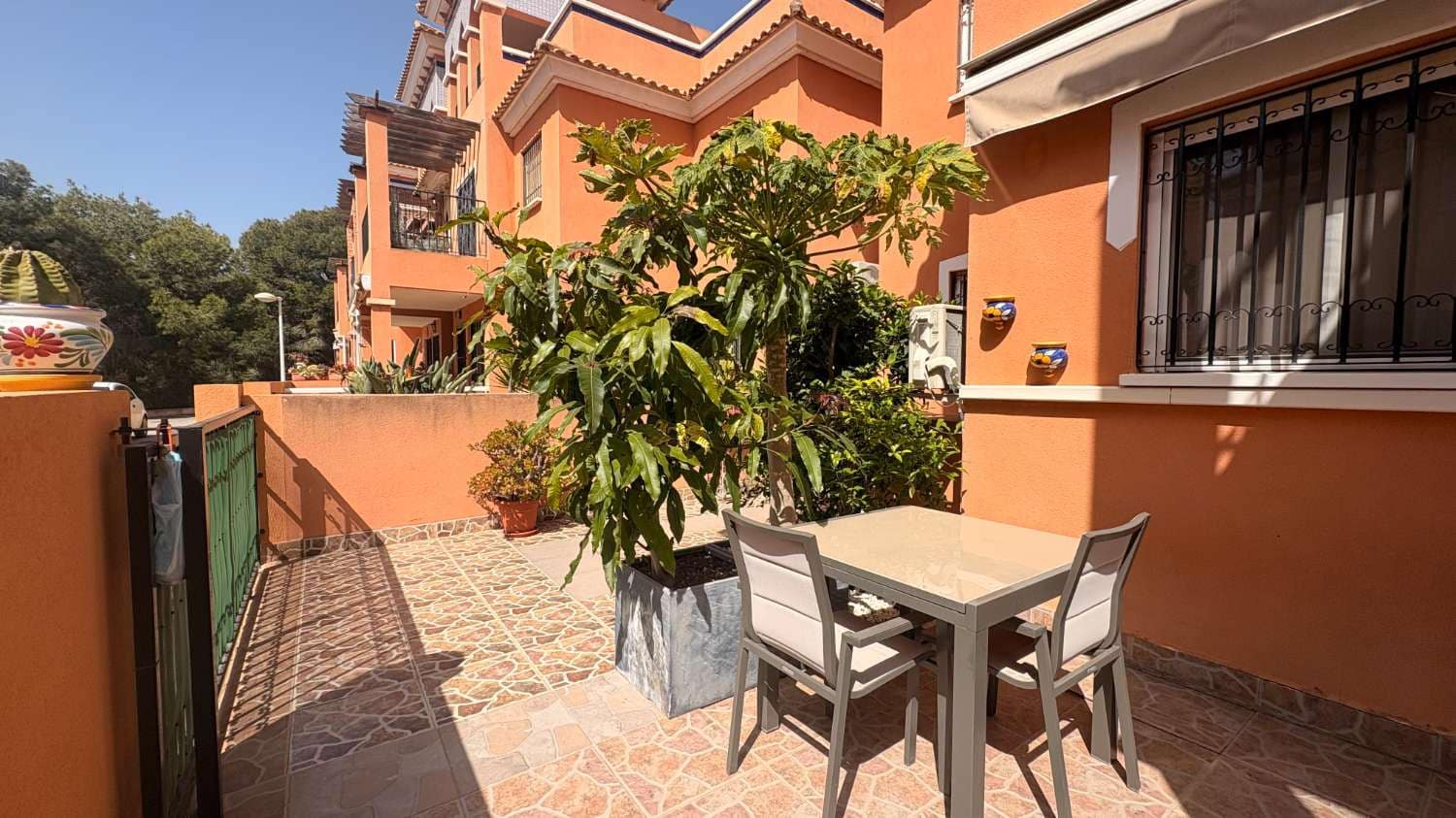 2 bedroom Beach Apartment for sale in Orihuela with pool - € 178,000 (Ref: 9758551)