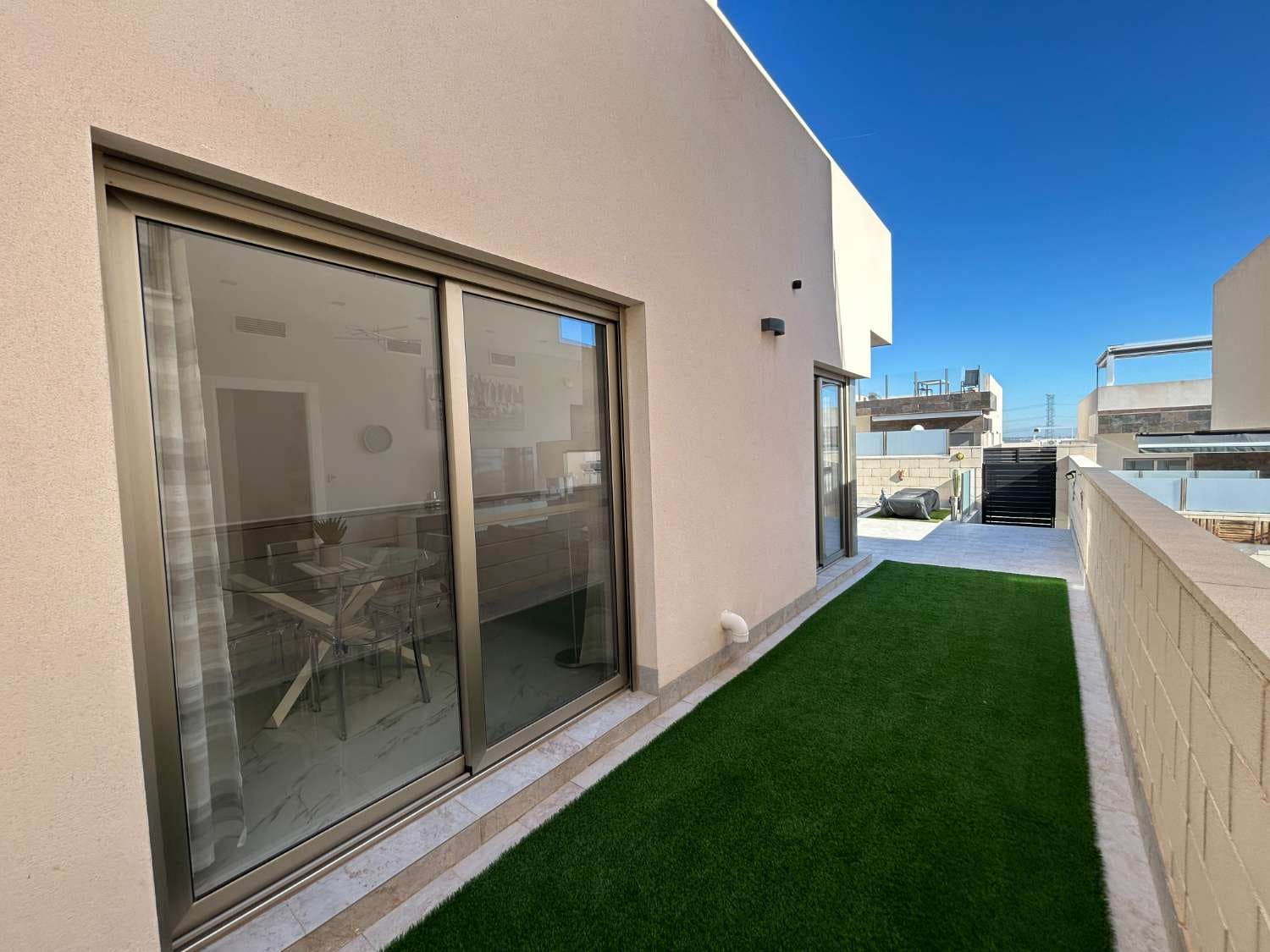 3 quarto Moradia para venda em Orihuela com piscina - 375 000 € (Ref: 9777686)